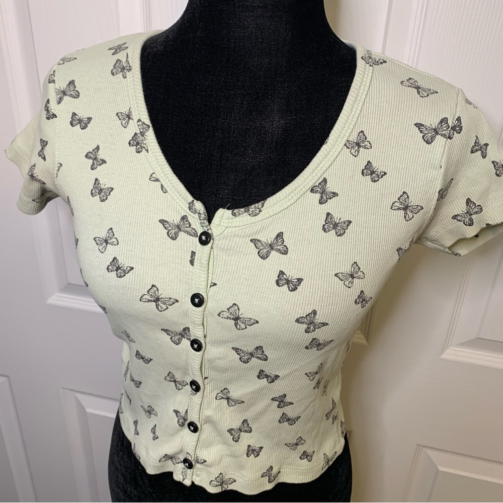 Y2K Urban Nation Light Green Butterfly Button Crop Top - Picture 2 of 5